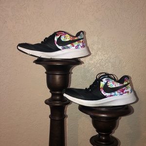 Girls Nike Tennis shoes